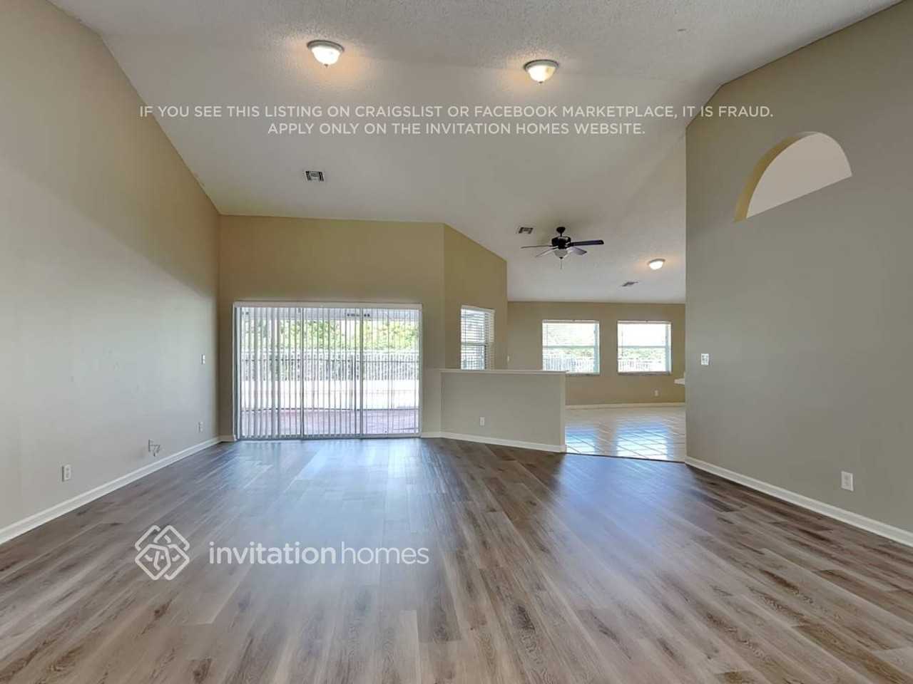 2501 Stonegate Dr - Photo 3 of 21