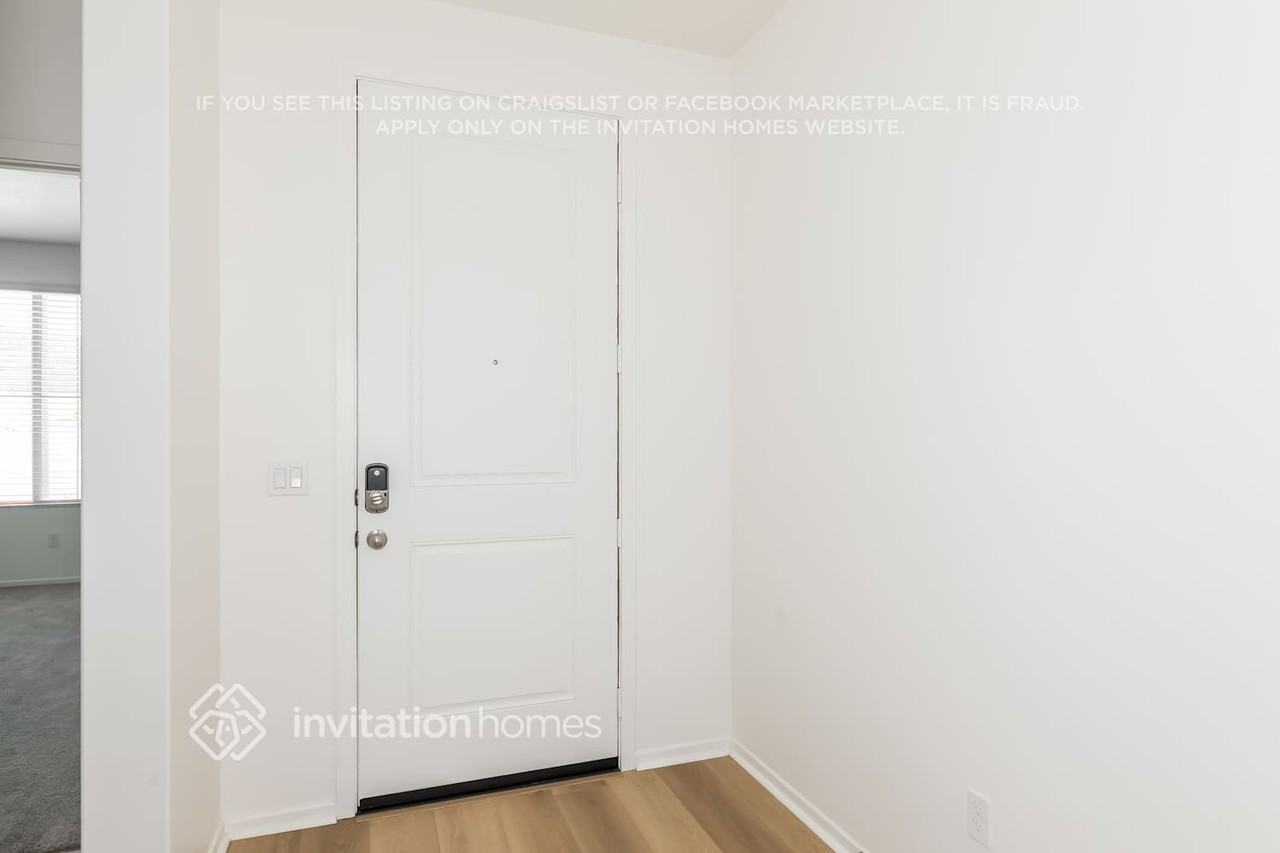 25067 Breccia Way - Photo 3 of 14