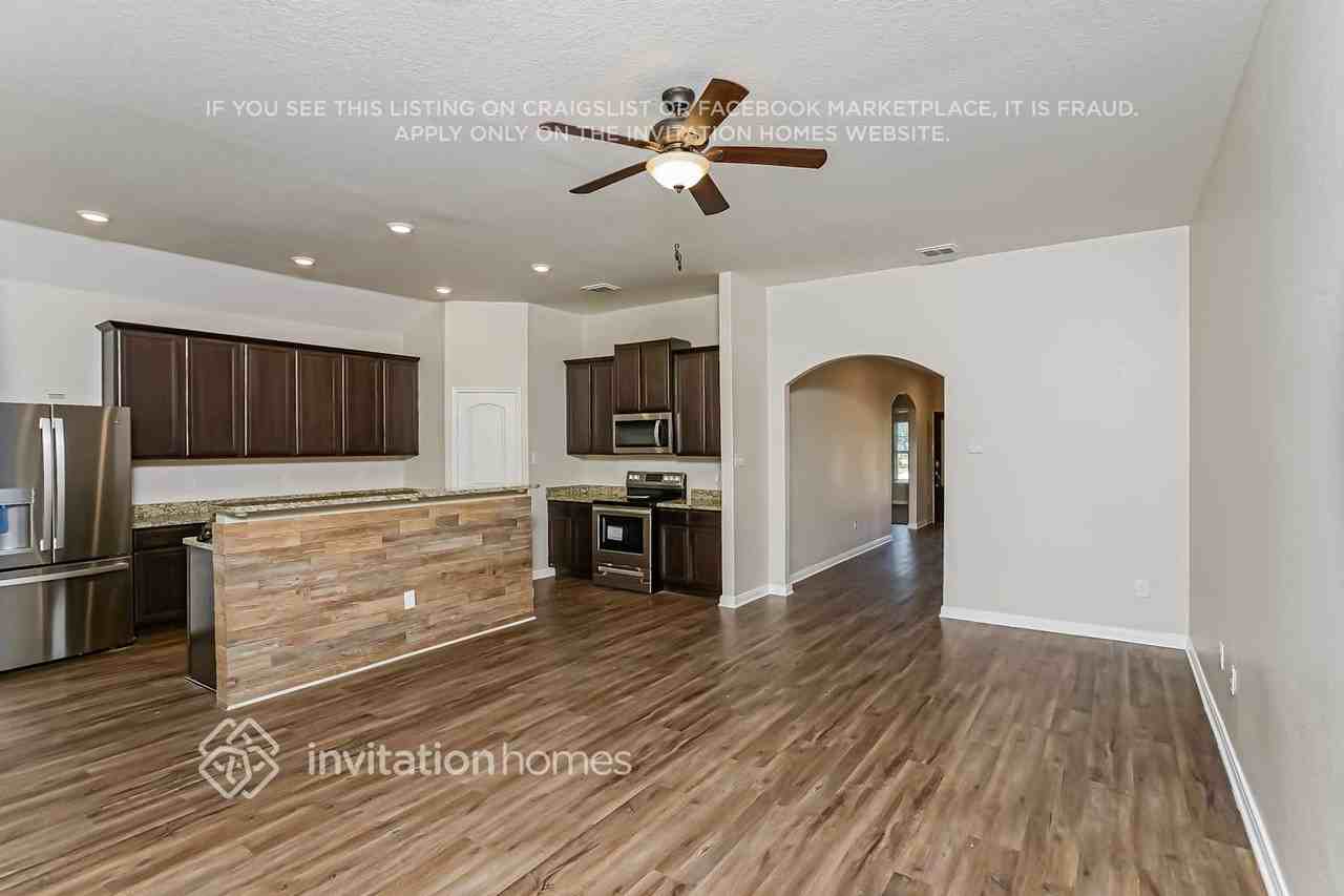 8002 Bluewater Cv - Photo 6 of 15