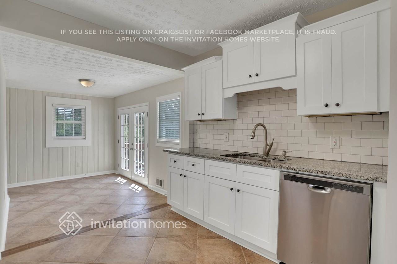 1692 Valencia Rd - Photo 7 of 22