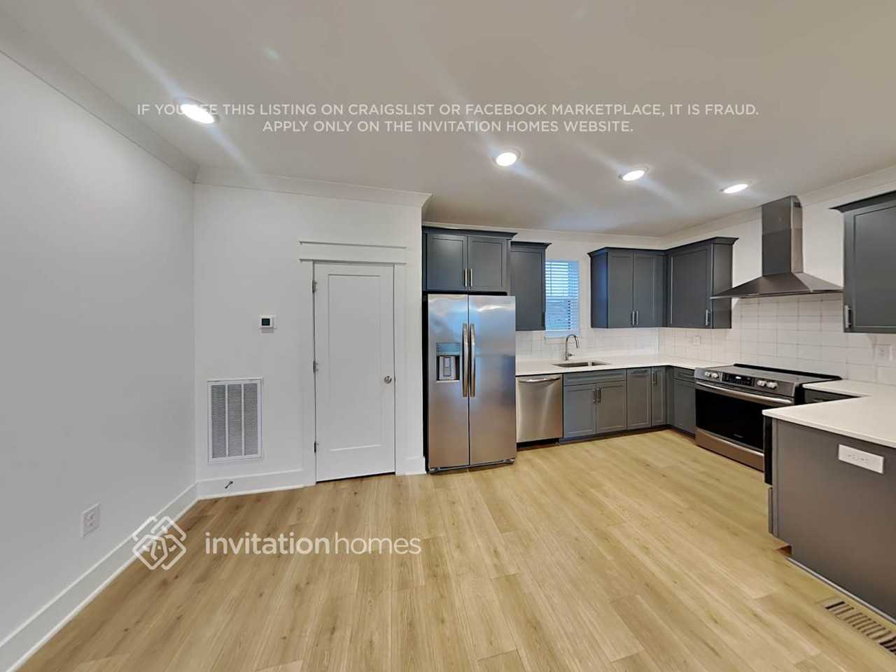 422 38th Ave N #8 - Photo 7 of 22