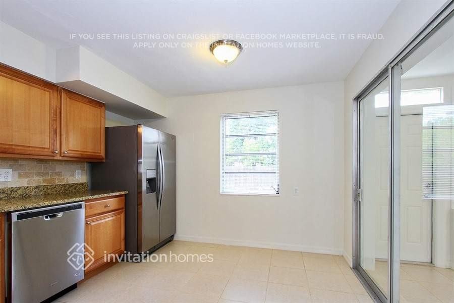 2449 Chandler Ave - Photo 4 of 14