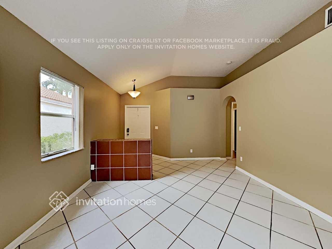 8992 Lake Park Cir S - Photo 3 of 17