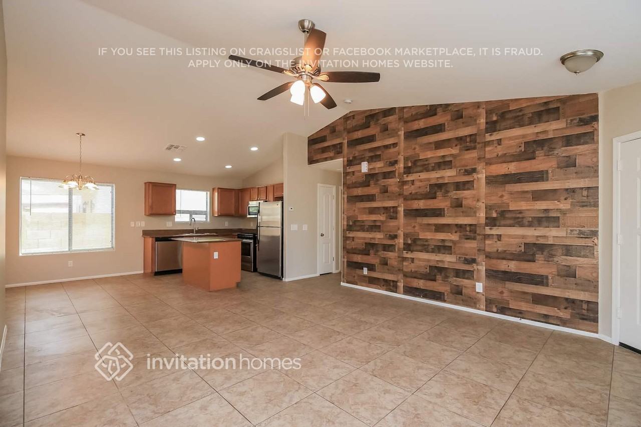 38155 N Luke Ln - Photo 5 of 15
