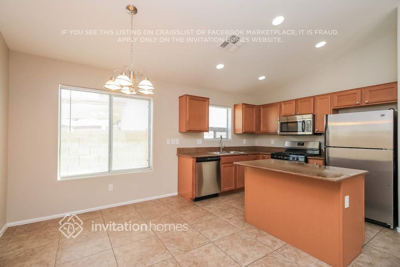 38155 N Luke Ln - Photo 6 of 15