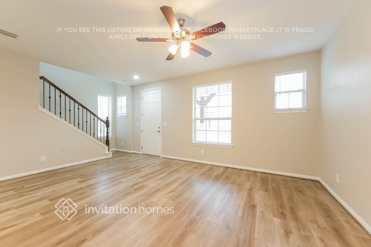 234 Diamond Point Dr - Photo 2 of 14