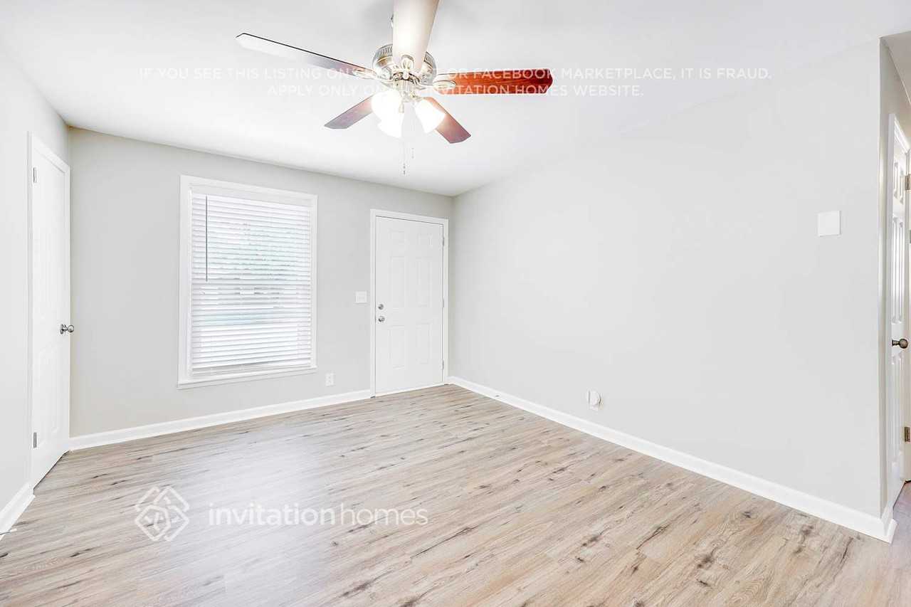 3820 Atwell Dr - Photo 2 of 20