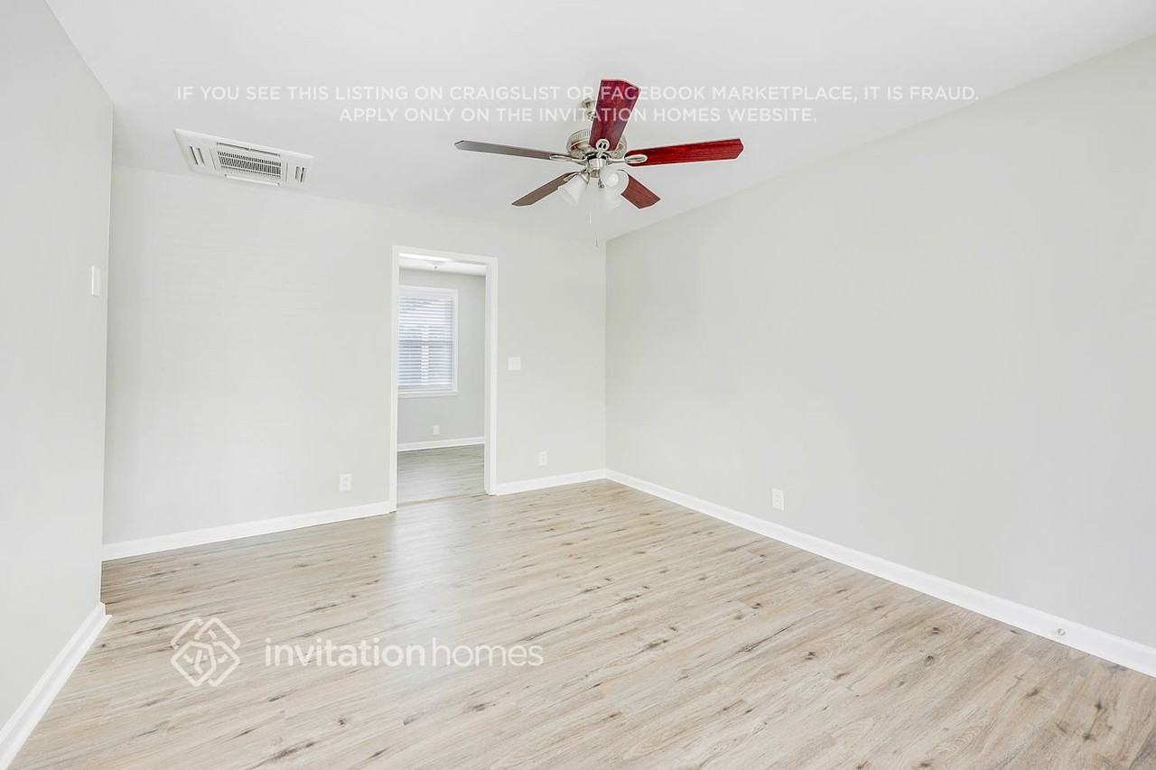 3820 Atwell Dr - Photo 3 of 20