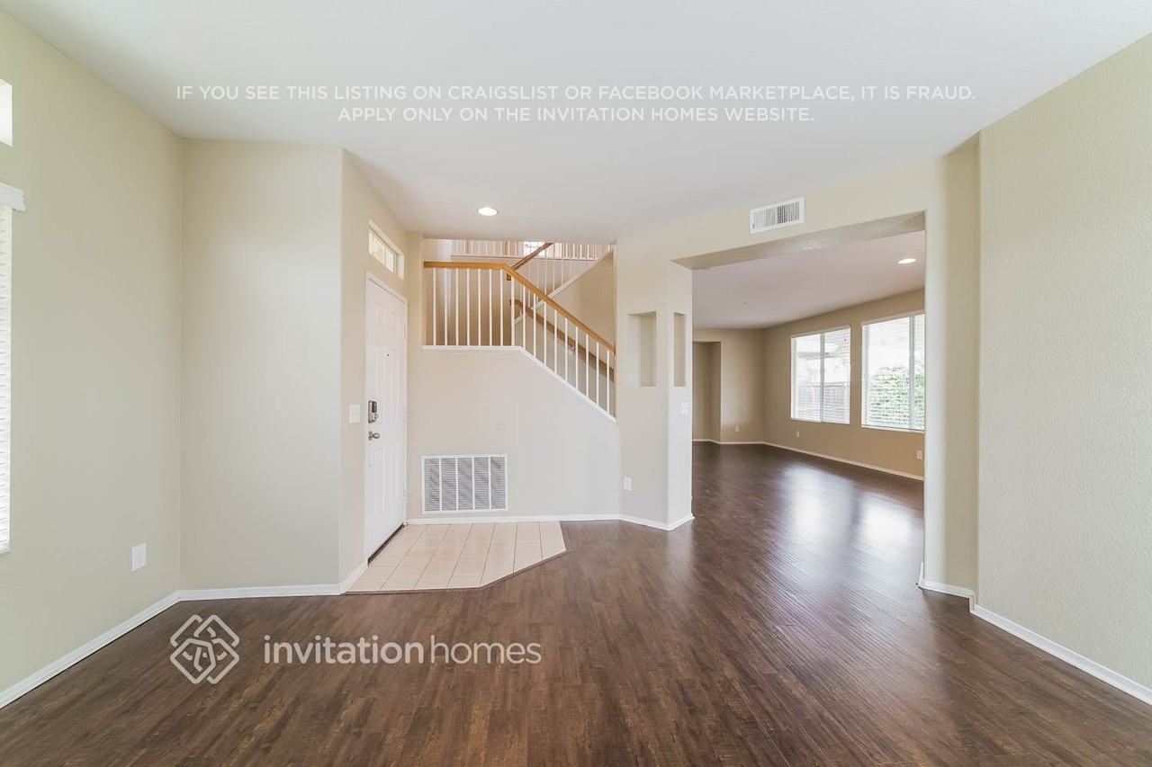 13520 Leafwood Dr - Photo 2 of 15