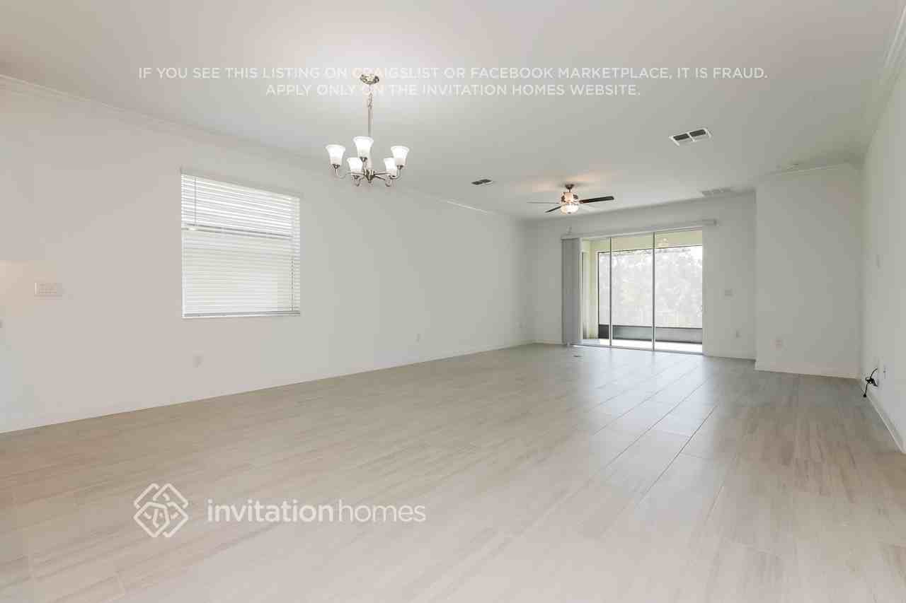 14338 17th Ct E - Photo 3 of 18