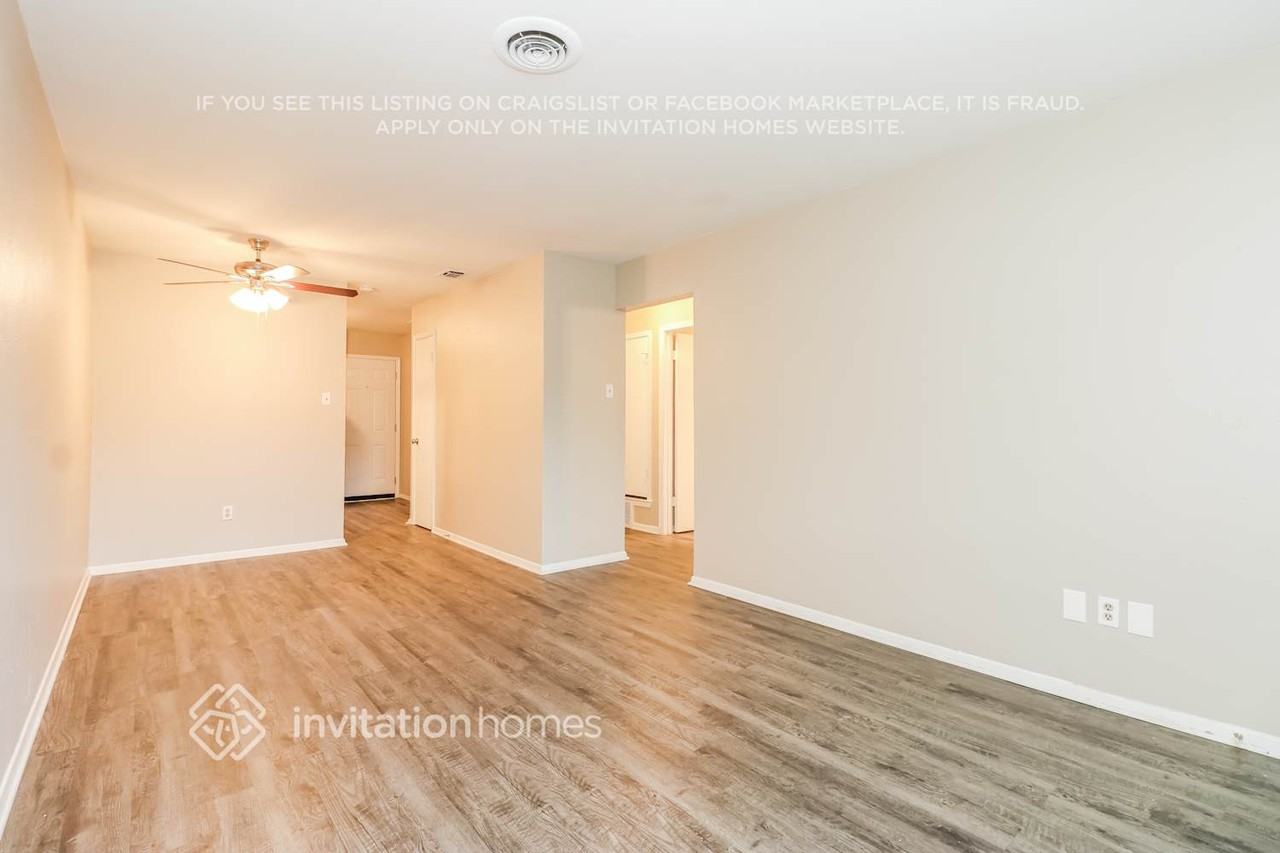 2212 Lavern St #B - Photo 2 of 14