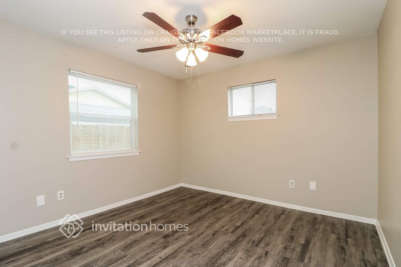 2212 Lavern St #B - Photo 7 of 14