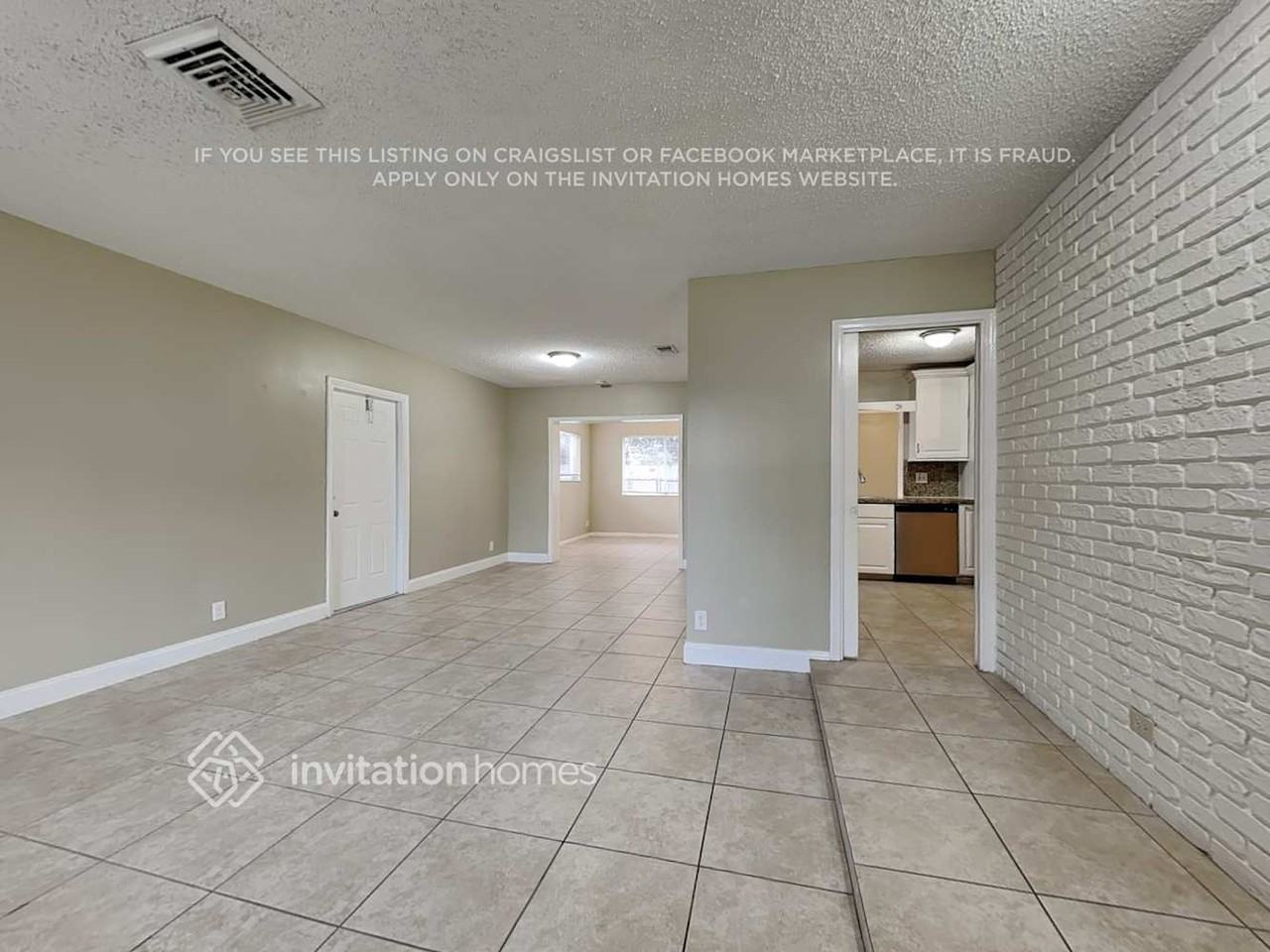 555 Nw 16th Ave - Photo 3 of 18