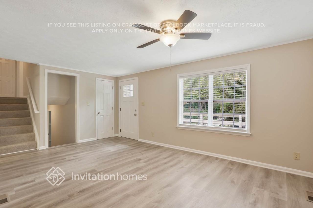 3274 Newcastle Way - Photo 2 of 14