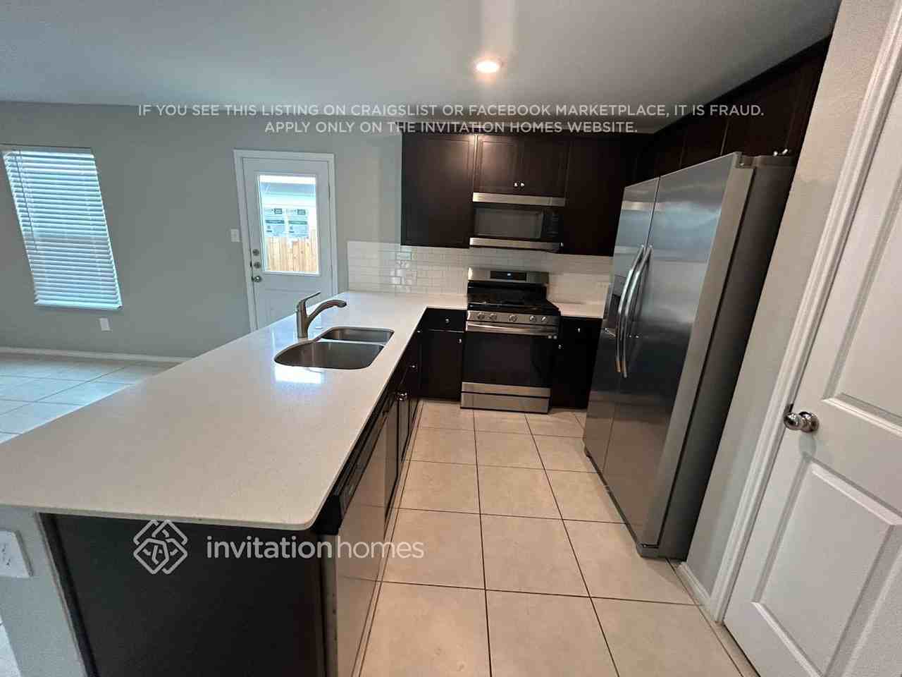 2995 Wallace Wells Ct - Photo 5 of 18