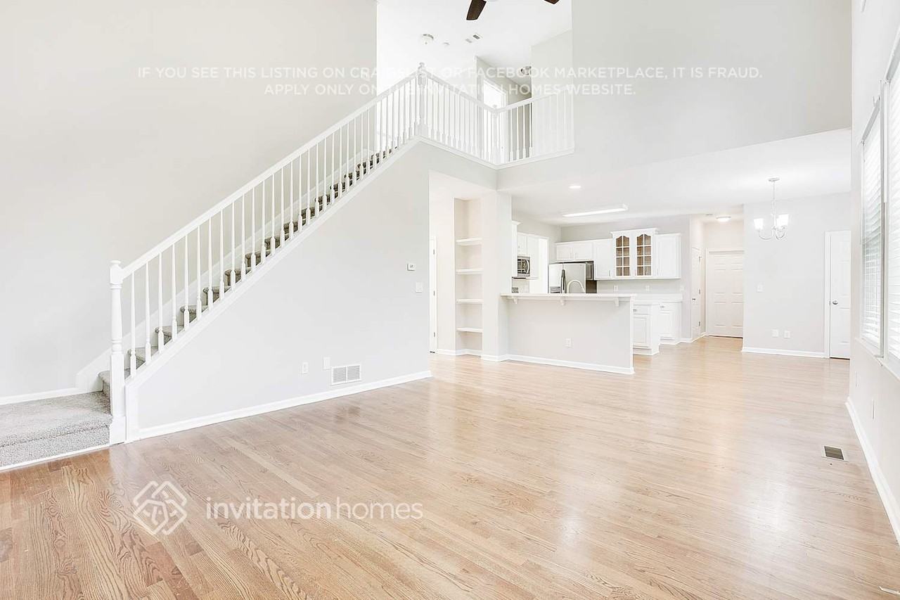 1413 Amberton Way - Photo 4 of 29