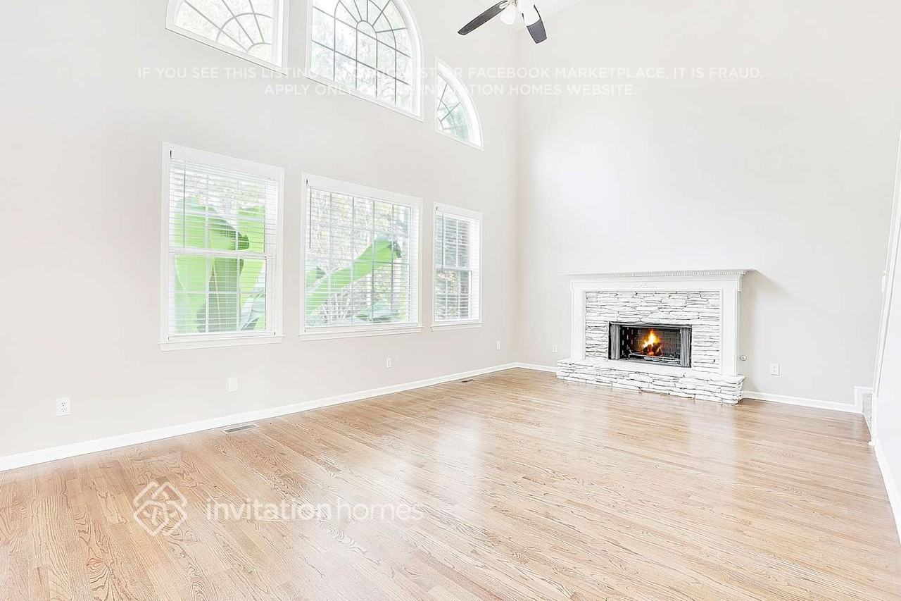 1413 Amberton Way - Photo 7 of 31