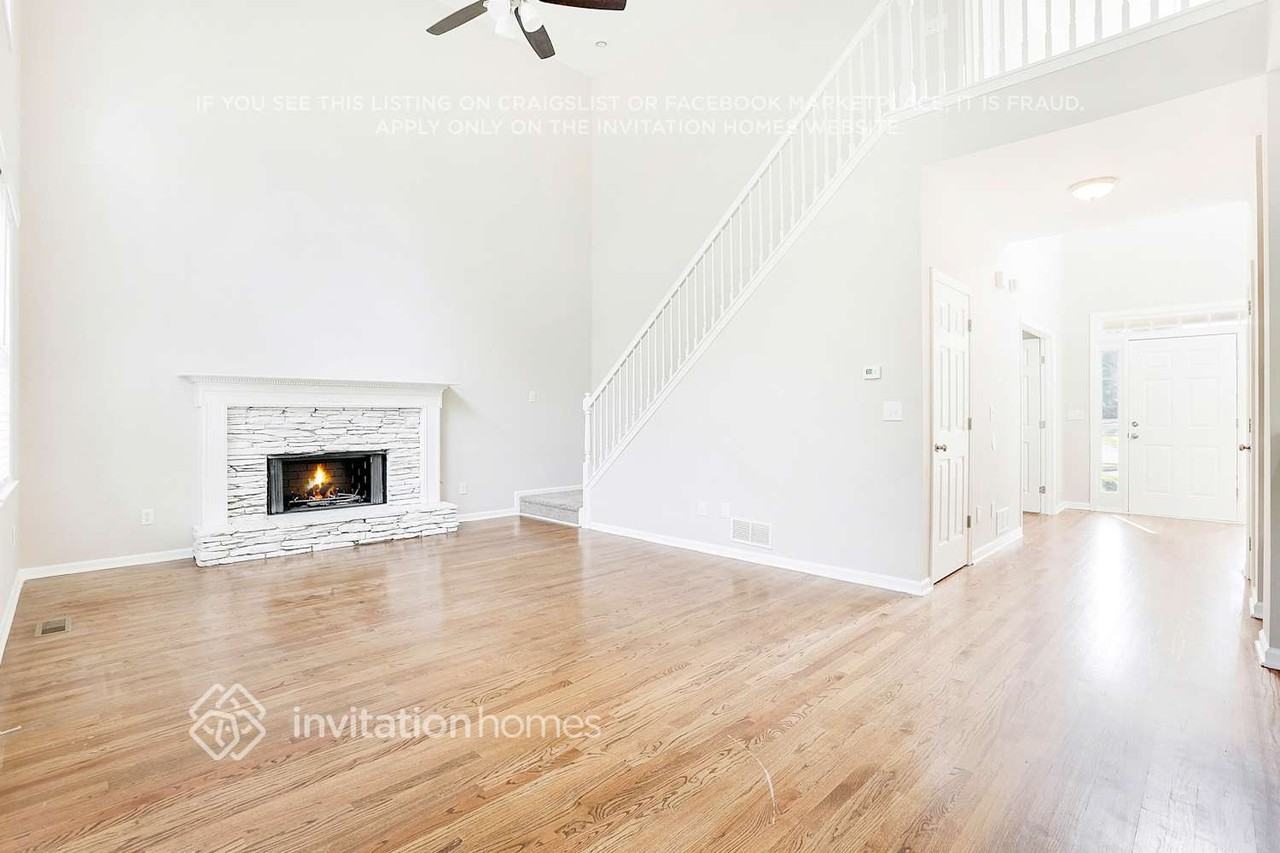 1413 Amberton Way - Photo 6 of 31