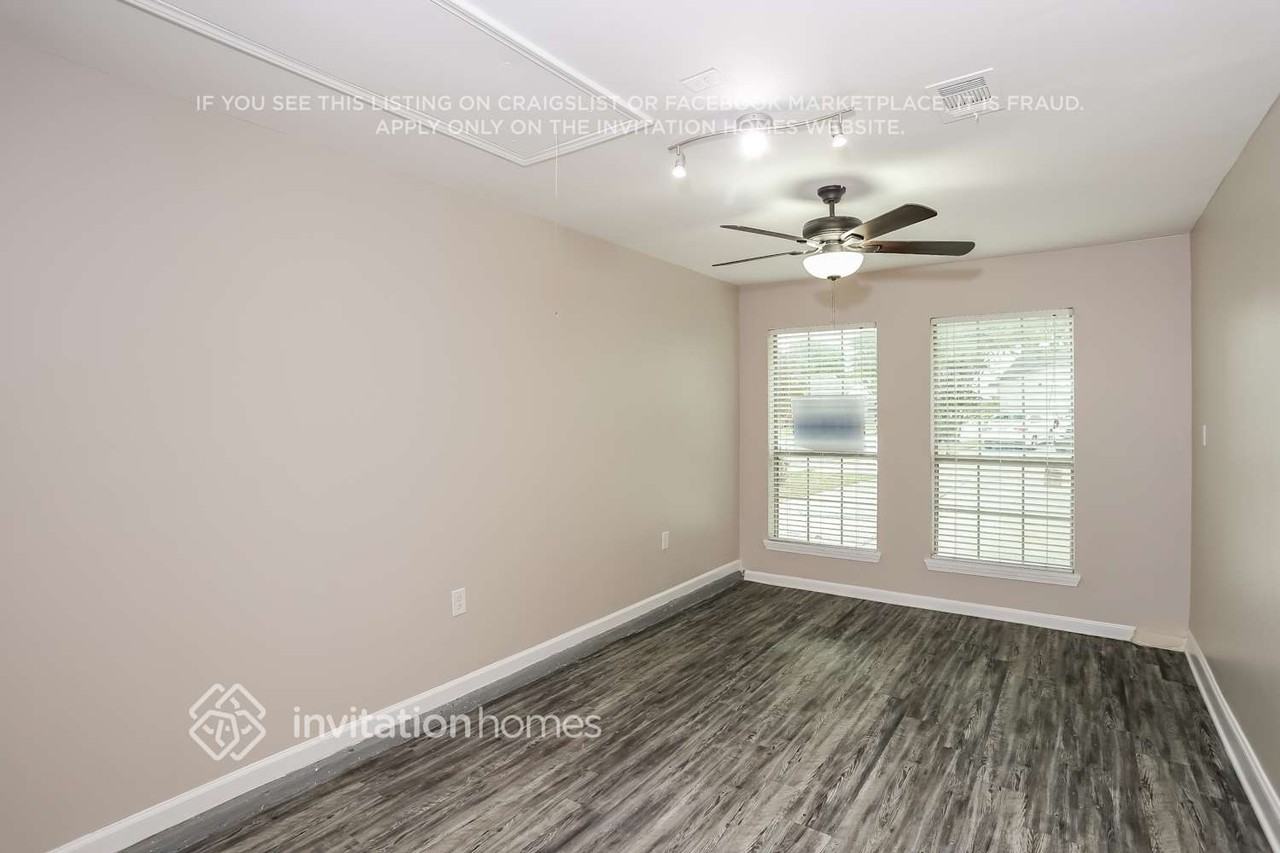 4522 Nervin St - Photo 6 of 13