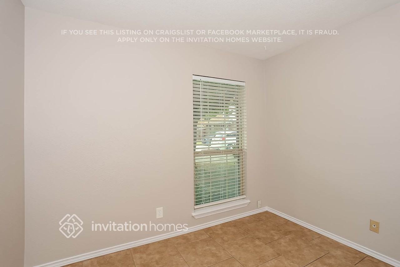 4522 Nervin St - Photo 7 of 13