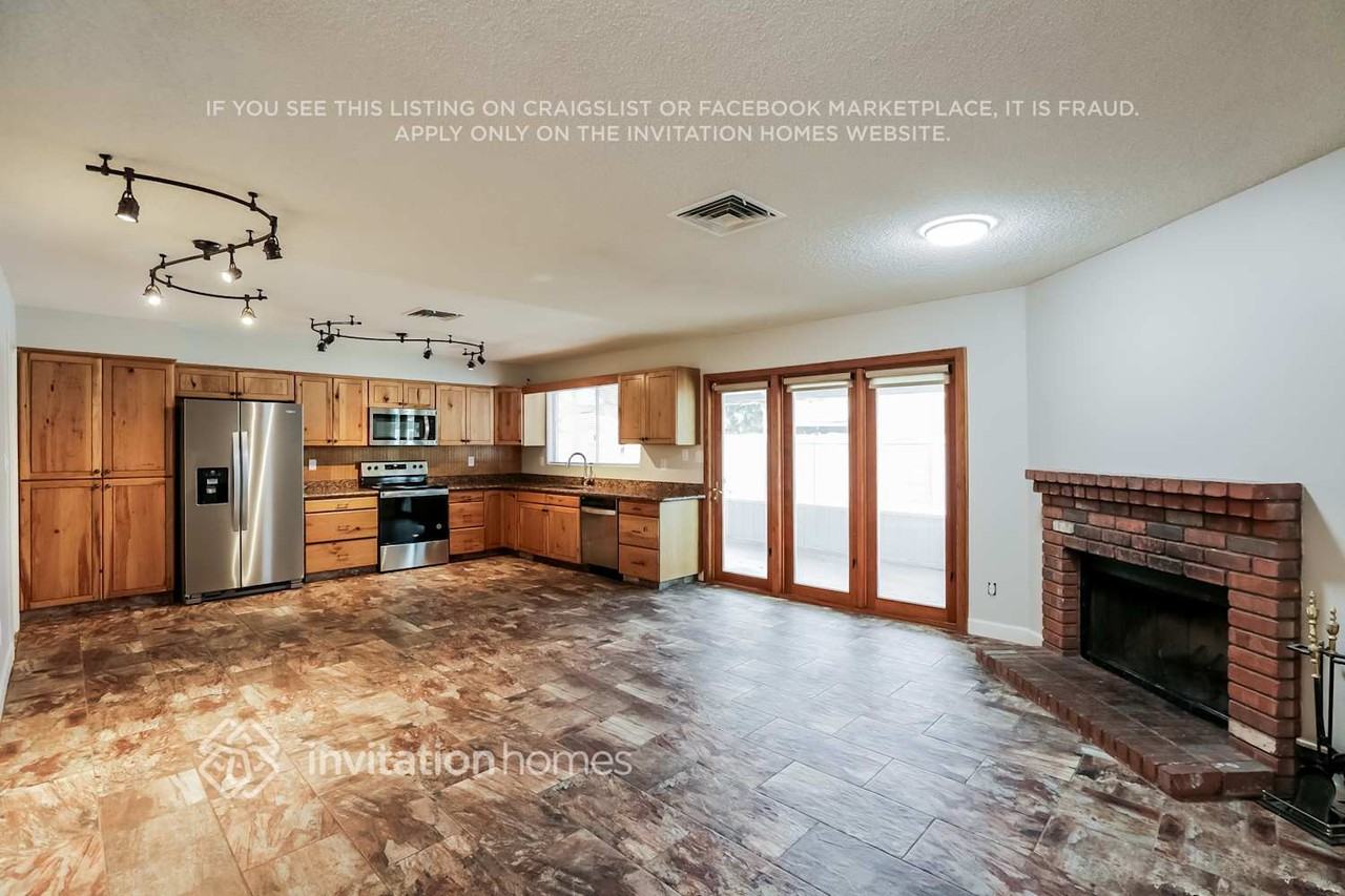 1756 N Cholla St - Photo 5 of 16