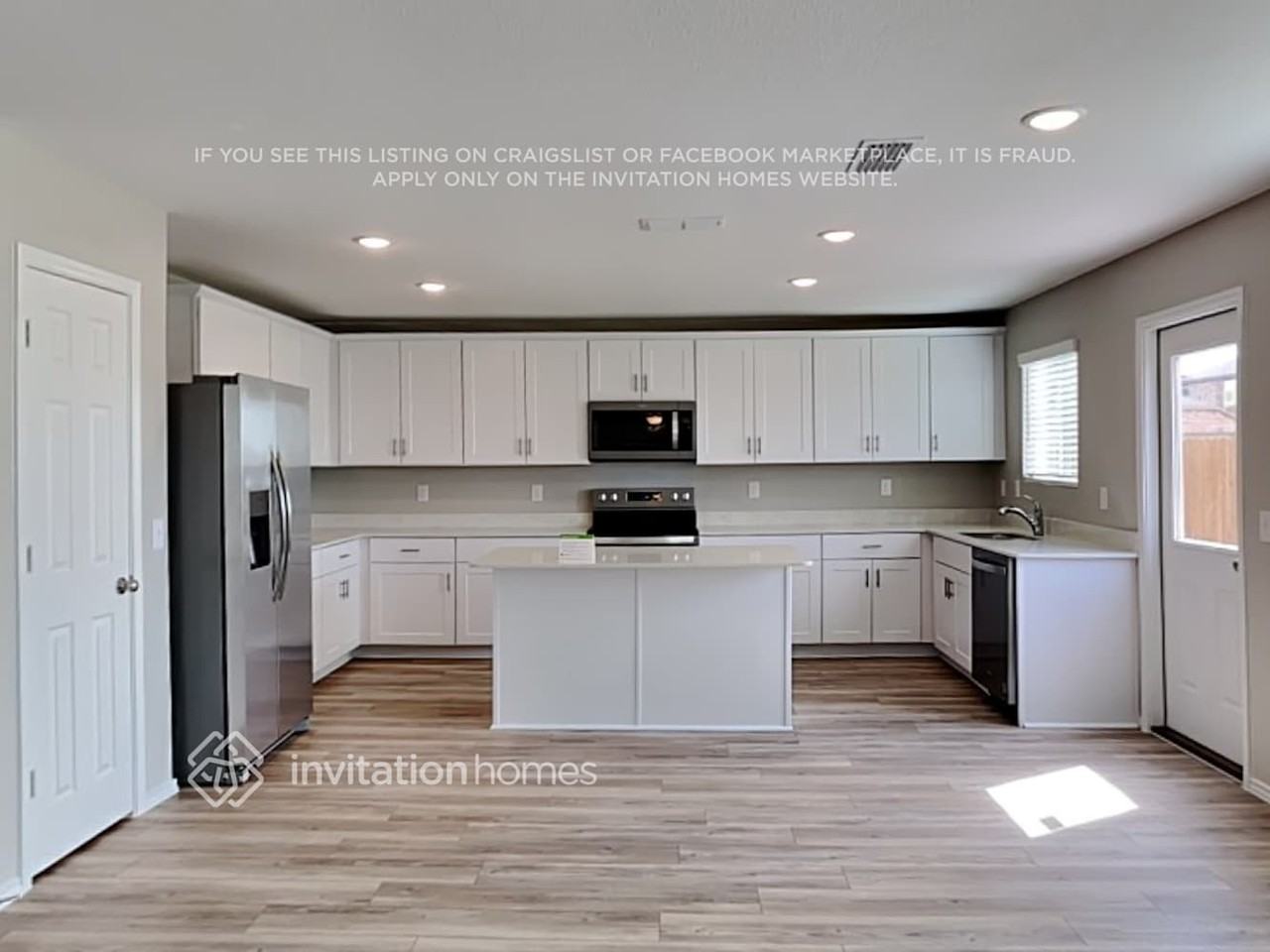 1807 Edgemoor Way - Photo 6 of 20