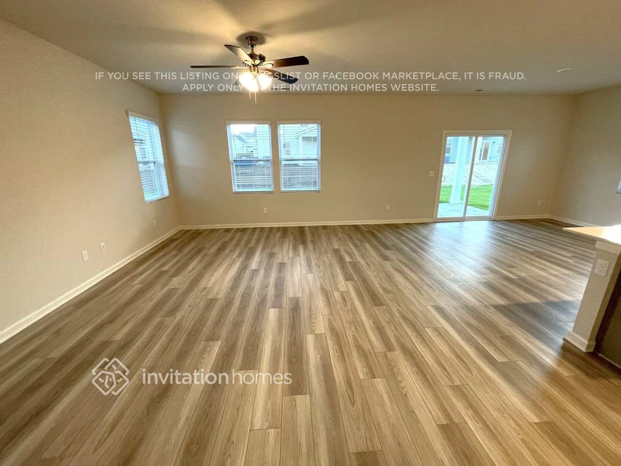 555 Torrey Pines Ln - Photo 2 of 14