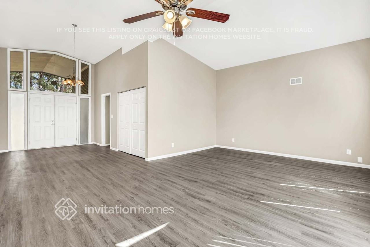 4616 Greenleaf Cir Sw - Photo 2 of 22