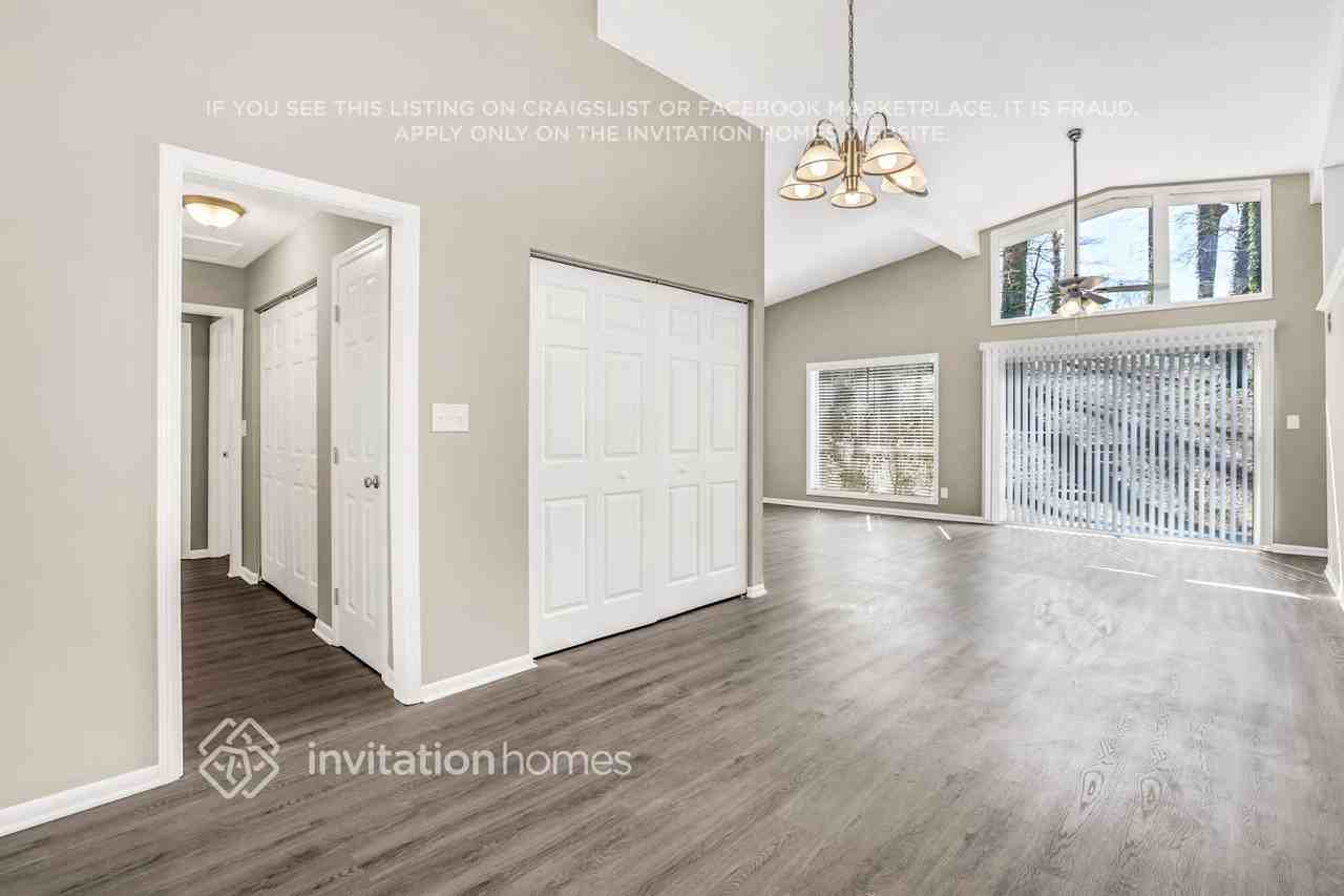 4616 Greenleaf Cir Sw - Photo 4 of 22