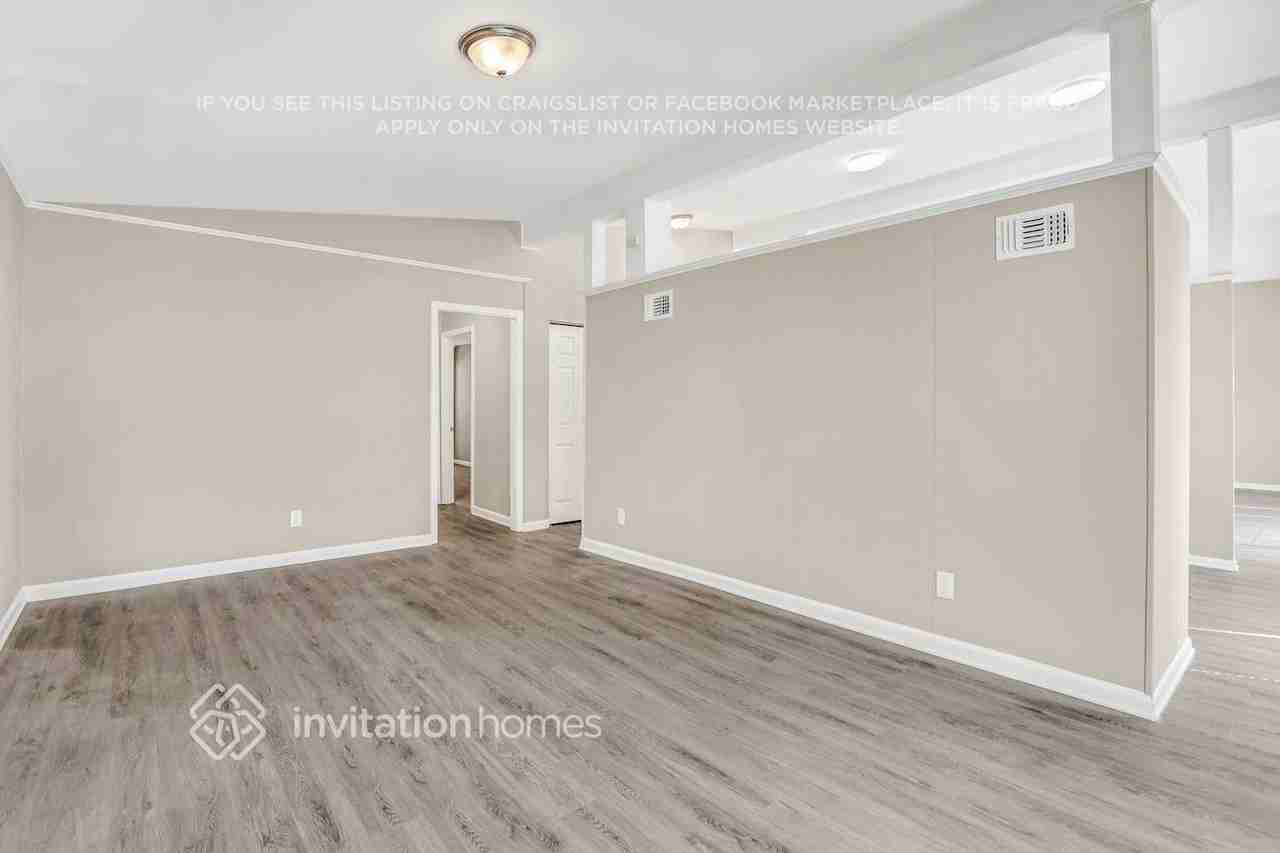 4616 Greenleaf Cir Sw - Photo 7 of 22