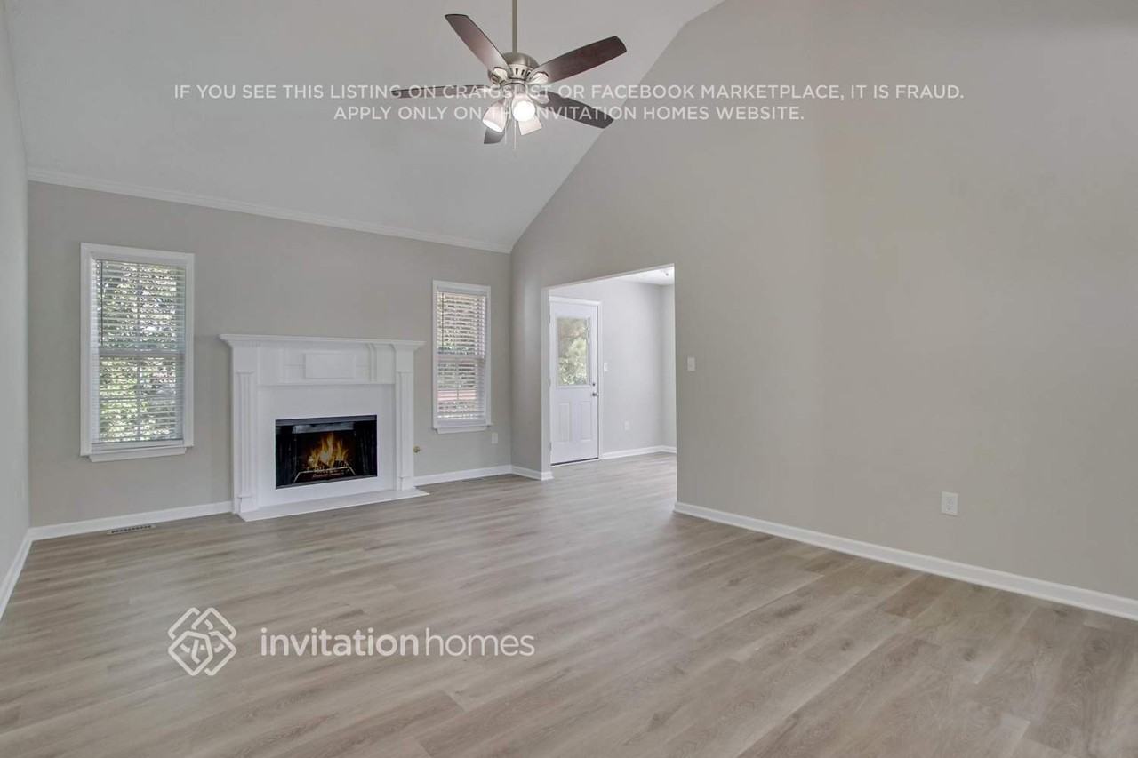 105 Chartres St - Photo 4 of 26