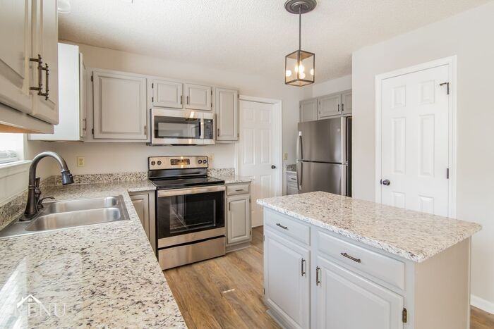 204 Candleberry Cir - Photo 3 of 18