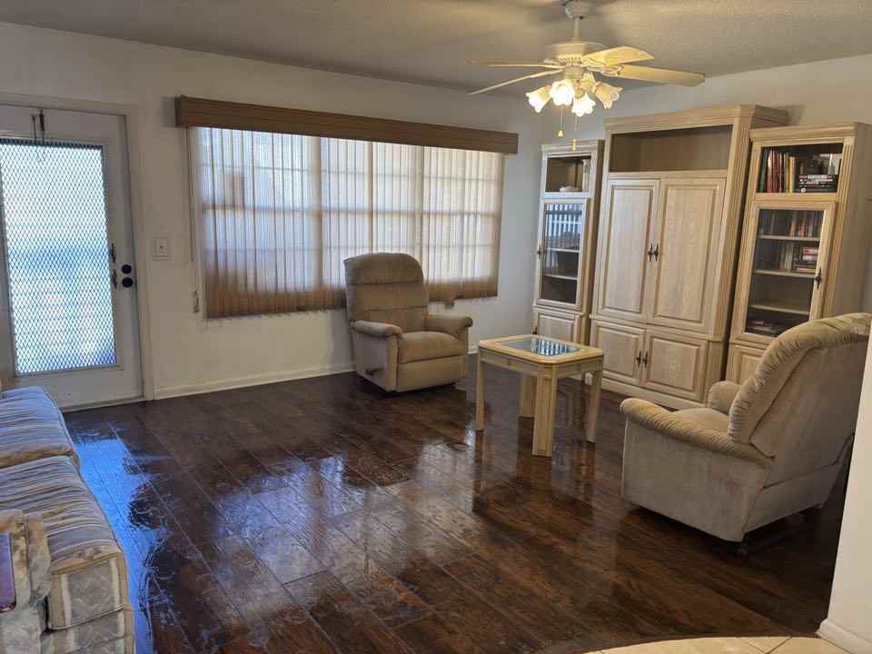 143 Mansfield D #143 - Photo 2 of 23