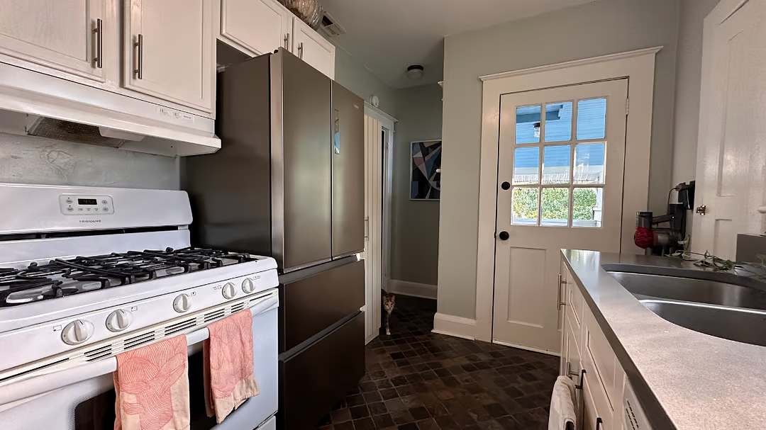 1709 Bellevue Ave #B - Photo 3 of 18