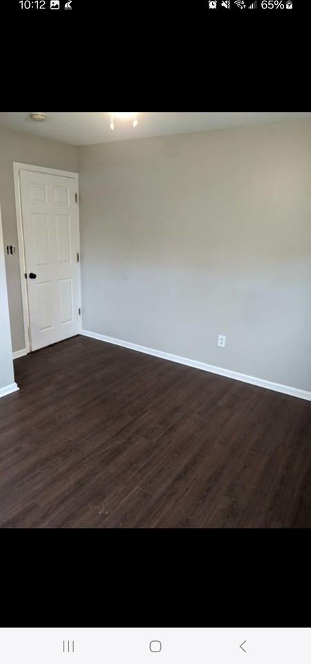 569 E Huston St #NA - Photo 3 of 11