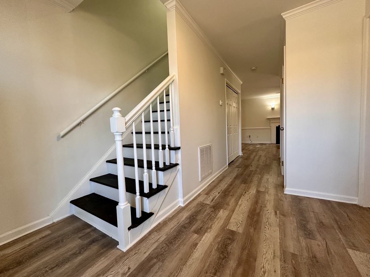 6 W Wainwright Dr #NA - Photo 5 of 20