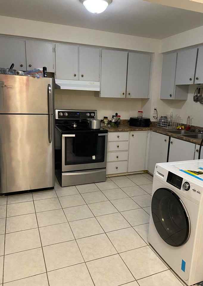 56 Collins Crescent - Photo 2 of 8