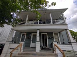featured image of 708 Linden Pl #B