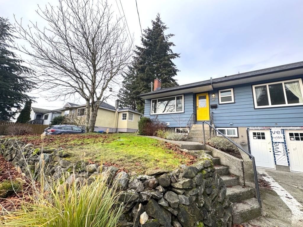 657 First St Uppr - Photo 3 of 19