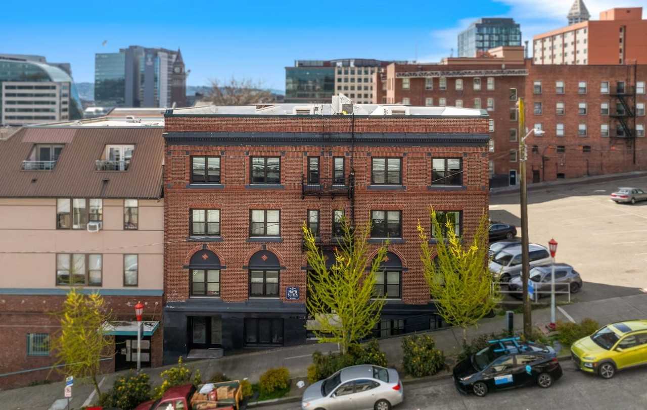 Mayn Suites - Photo 3 of 32