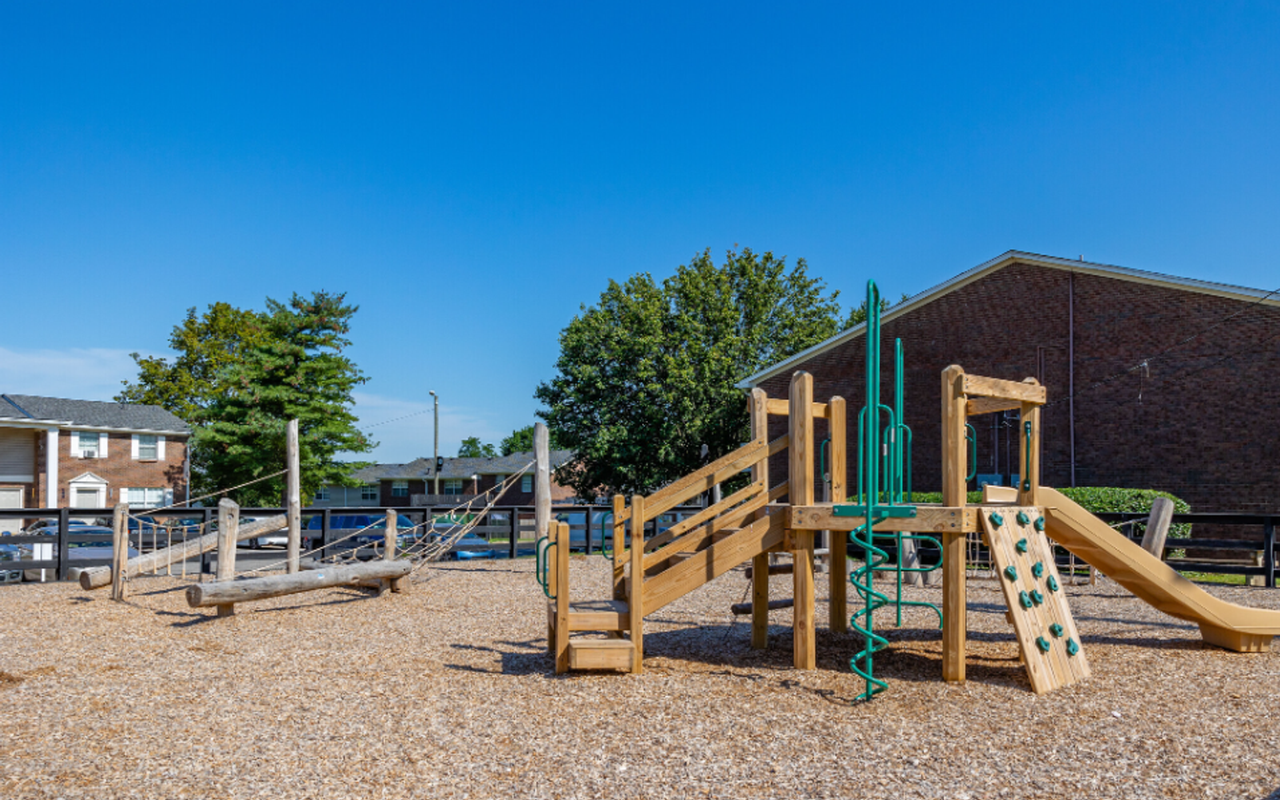 Brentwood Hill Luxury Townhouses - Photo 4 of 32