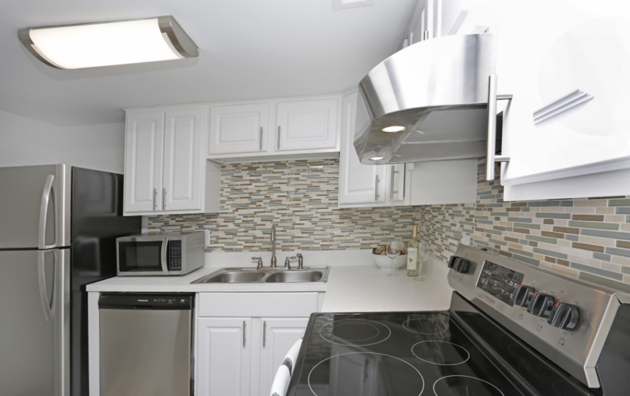 3230 Southwest Archer Road - Photo 7 of 17