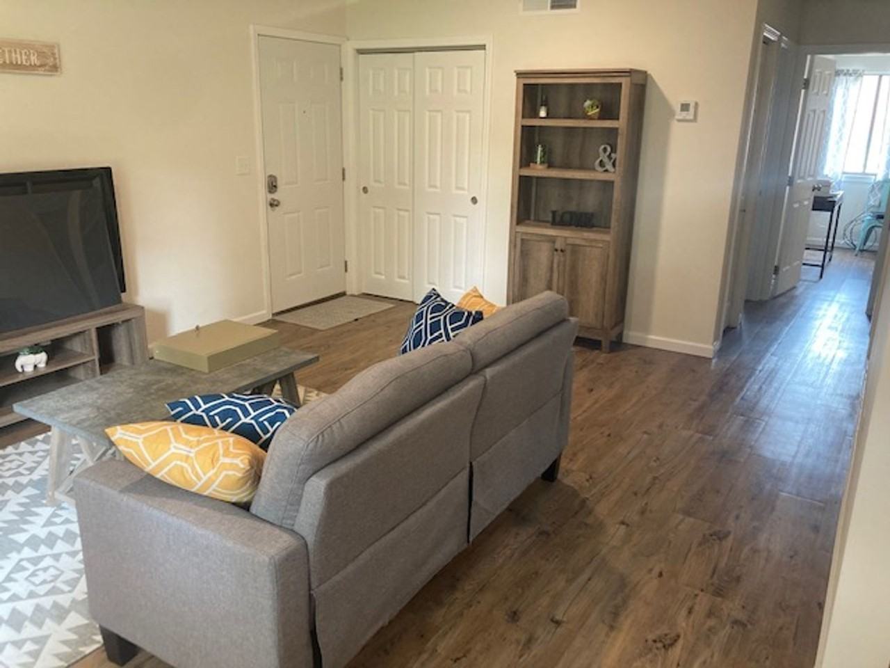 Evergreen Apartments - Photo 2 of 12