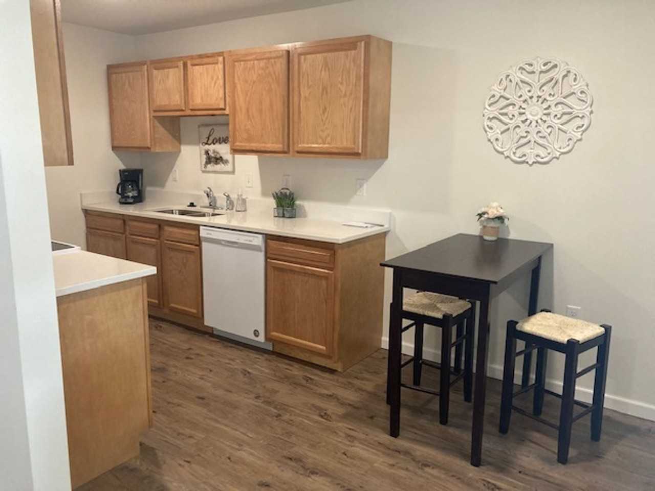 Evergreen Apartments - Photo 3 of 12