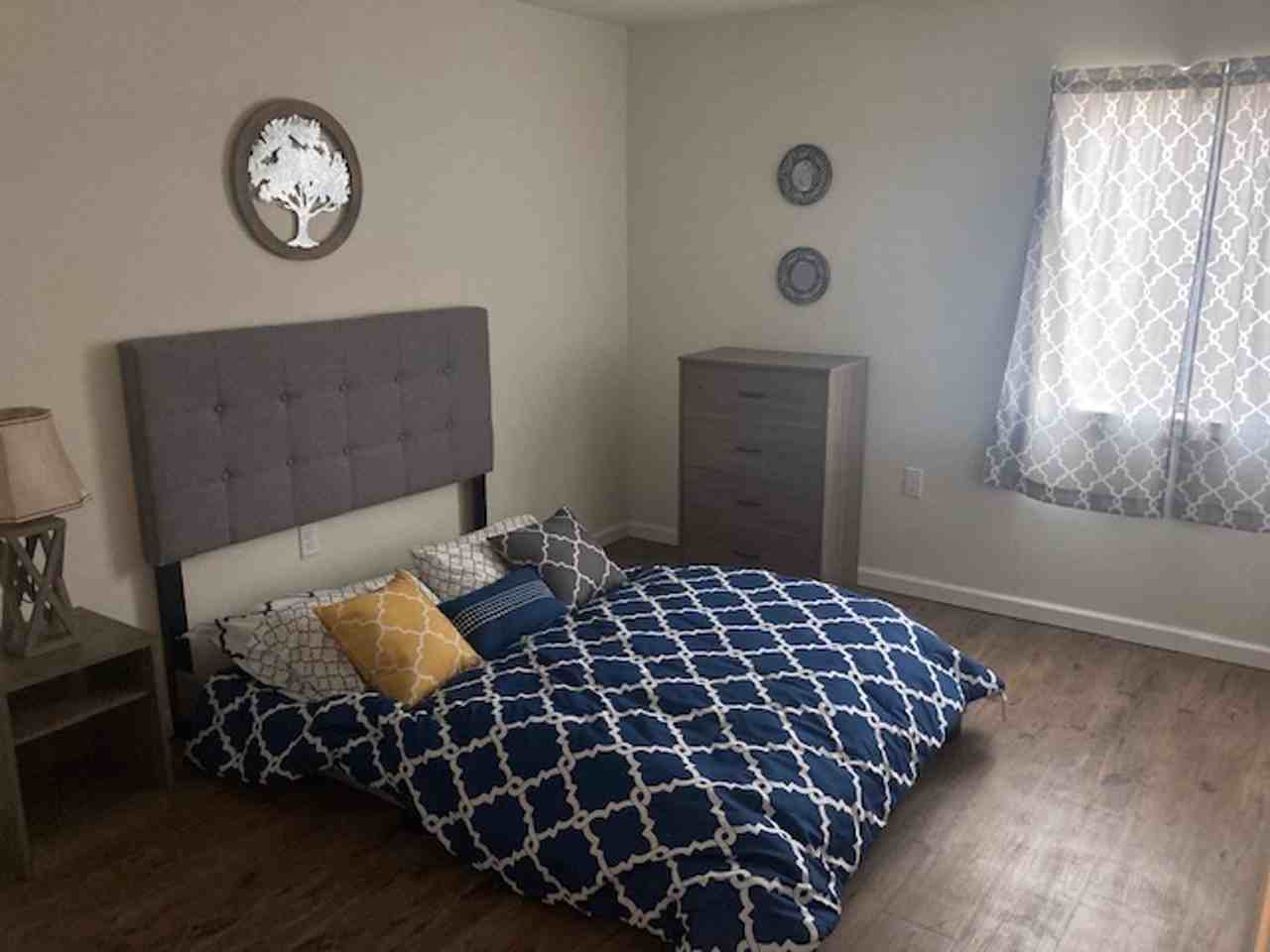 Evergreen Apartments - Photo 5 of 12