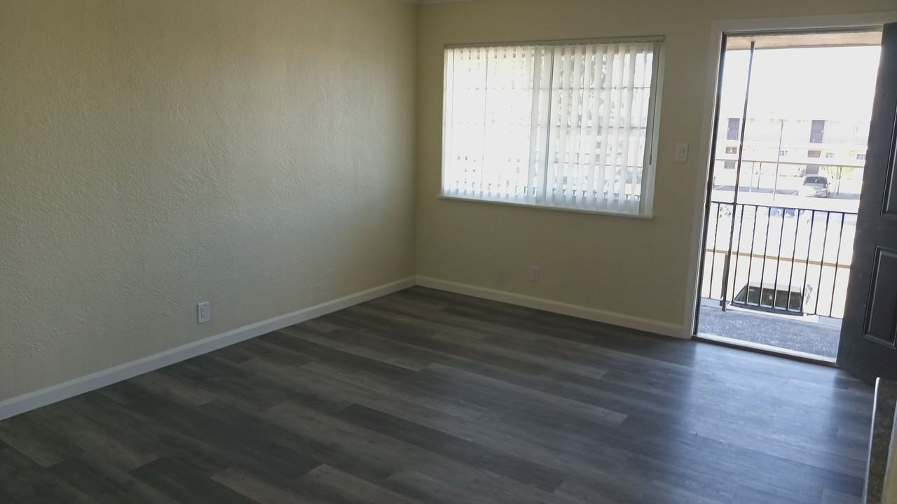 2507 Edison Ave - Photo 3 of 23