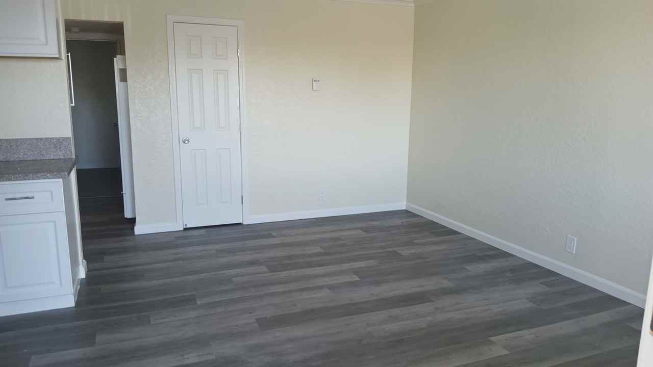 2507 Edison Ave - Photo 5 of 23