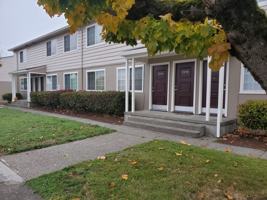 featured image of 2402 E 8th St