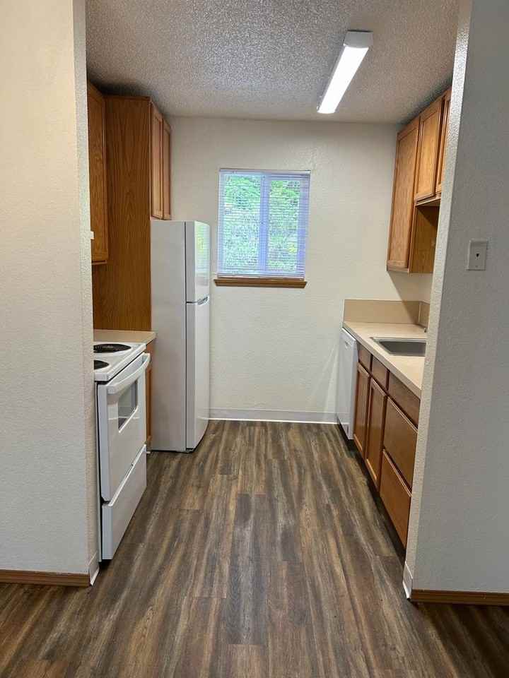 2250 Sidney Ave - Photo 6 of 14