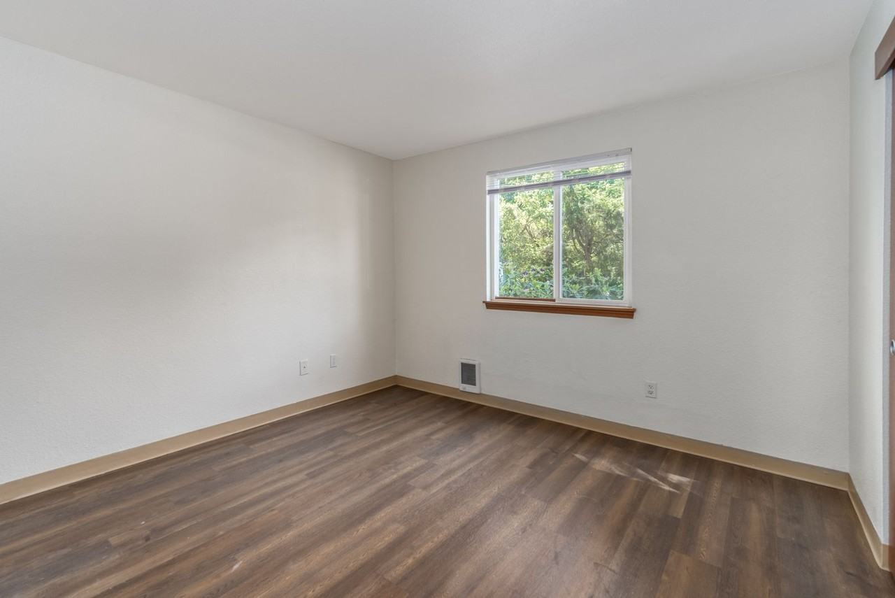 2250 Sidney Ave - Photo 7 of 14